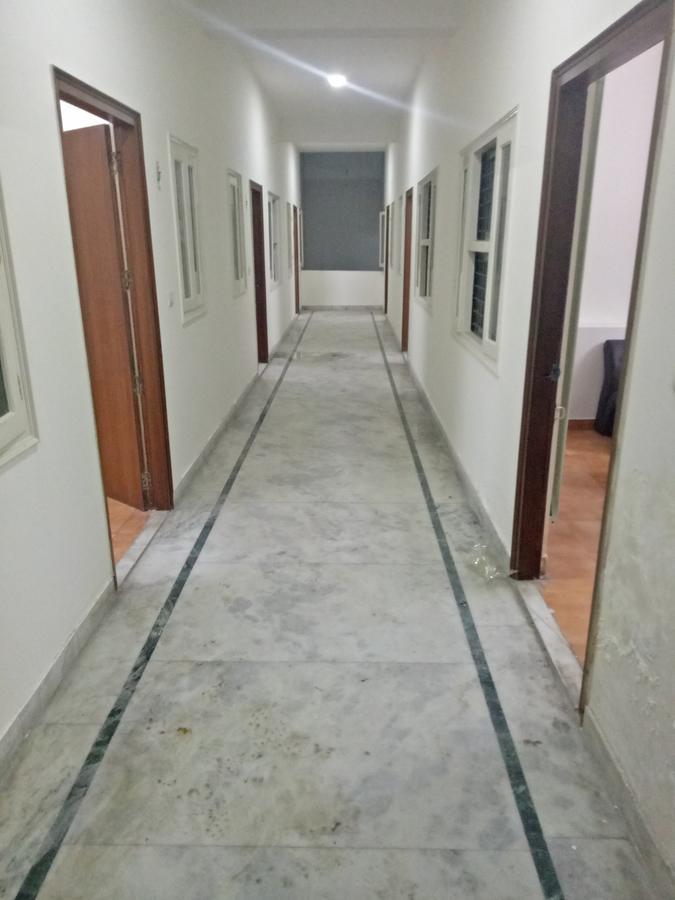 Hotel Nathu Palace New Delhi Exteriör bild